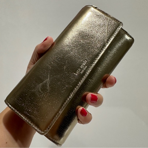 Authentic Kate Spade Wallet - Picture 1 of 11